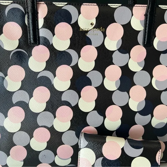 Kate Spade Gallery Drive Small Harmony Tote and bi-fold wallet - Picture 2 of 9